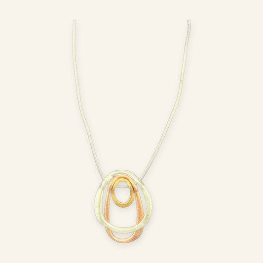 Three Ring Pendant Necklace – Tri-Tone Silver, Rose Gold and Gold – Denoon London