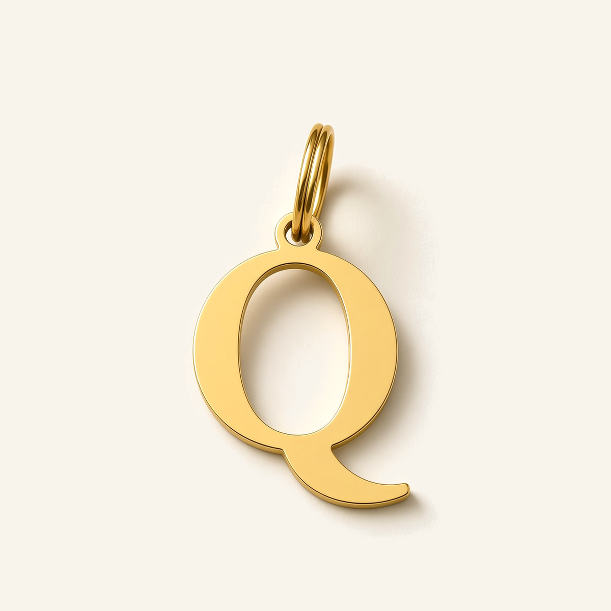Denoon London Classic Initial necklace, letter Q, gold-tone